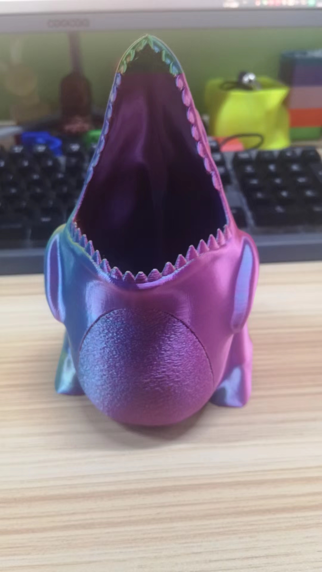 dinosaur pen holder