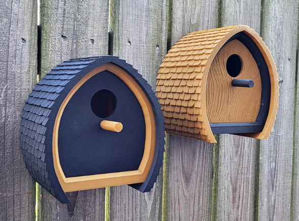 Birdhouse and ladybird house with tile roof
