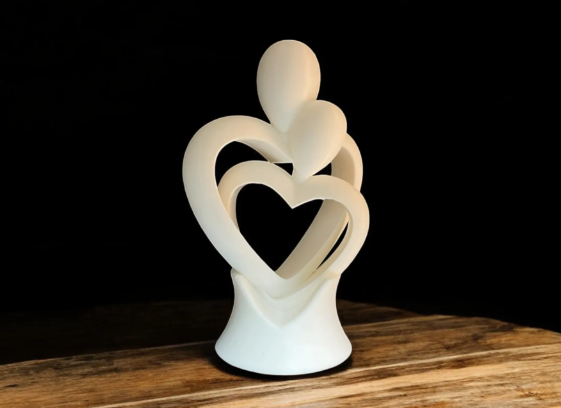 Valentine's Day Lovers Sculpture