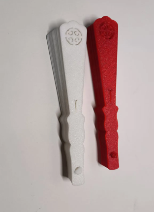 Carved bone fan does not need threading