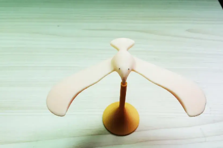 Balancing eagle balancing bird tumbler
