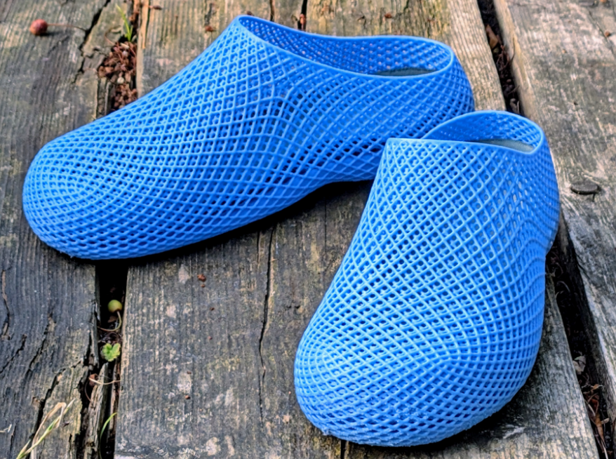 Net-like slip-on shoes | Breathable 3D-printed shoes