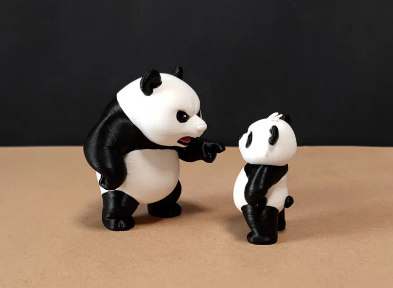 Giant pandas quarreling