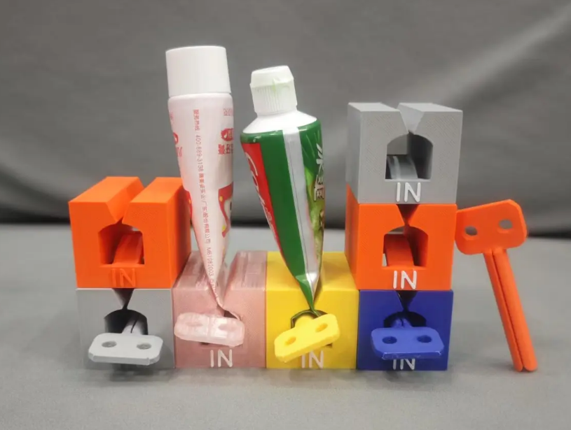 Toothpaste squeezer