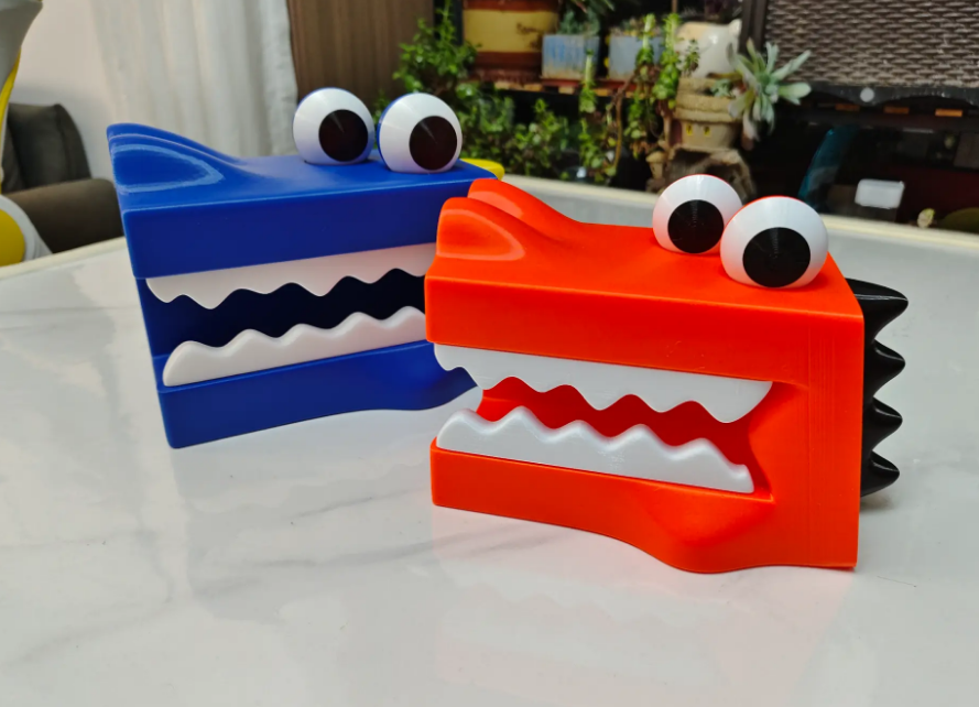 Crocodile tissue box