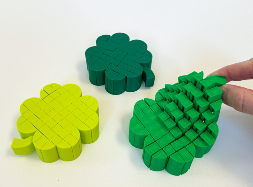 Pixel 4-leaf clover decompression toy