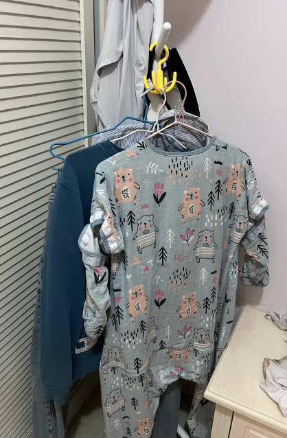 Integrated printing rotating hook