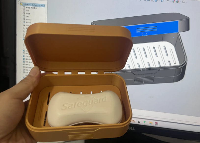 Soap box with lid
