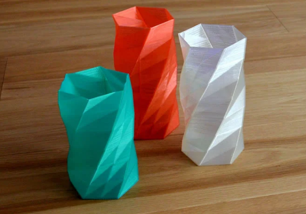 Twisted 6-sided Vase Basic