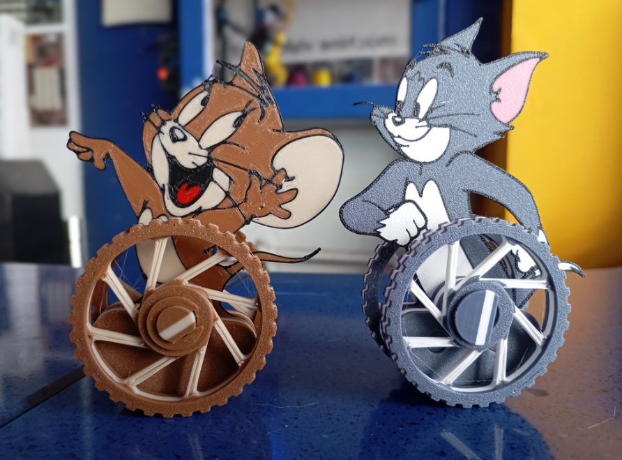 Tom and Jerry cat and mouse balancing toy