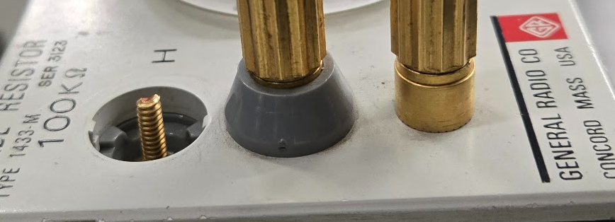 IET/GENRAD 1433 Binding Post adapter